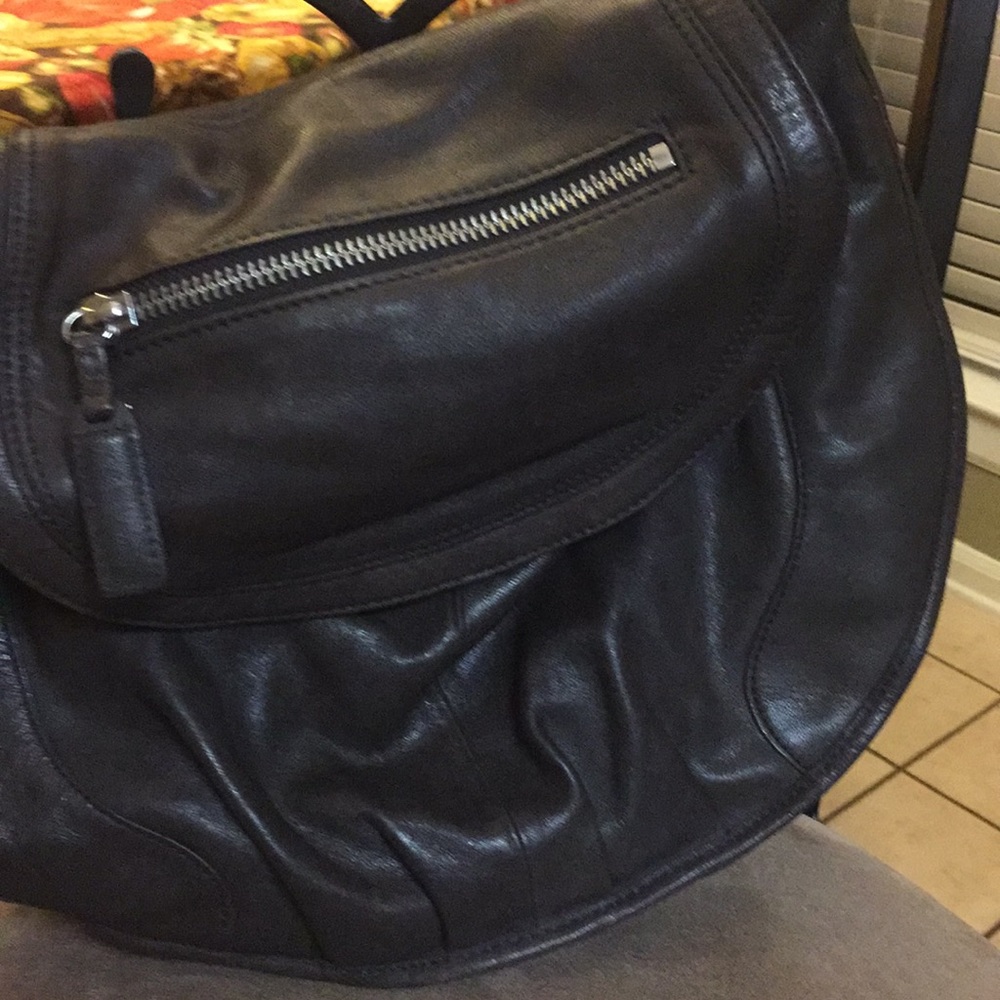 Authentic  Kenneth Cole purse